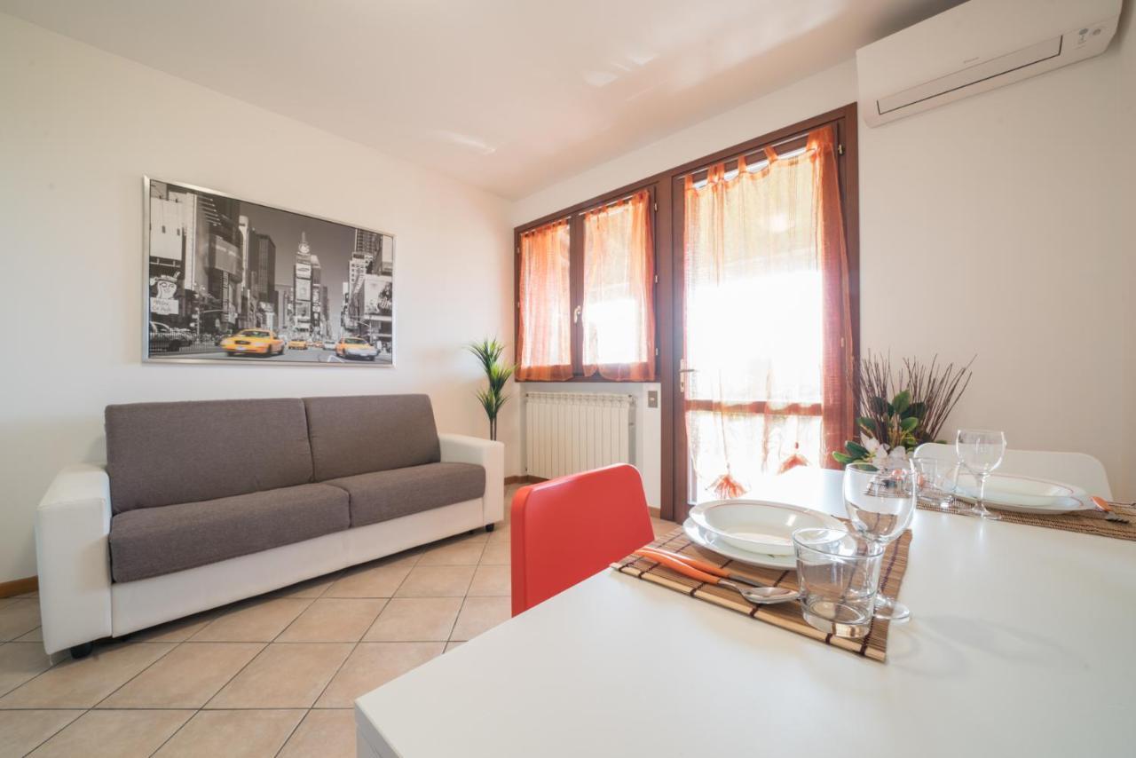 Gardappartamenti Cascinale Pool Desenzano del Garda Ngoại thất bức ảnh