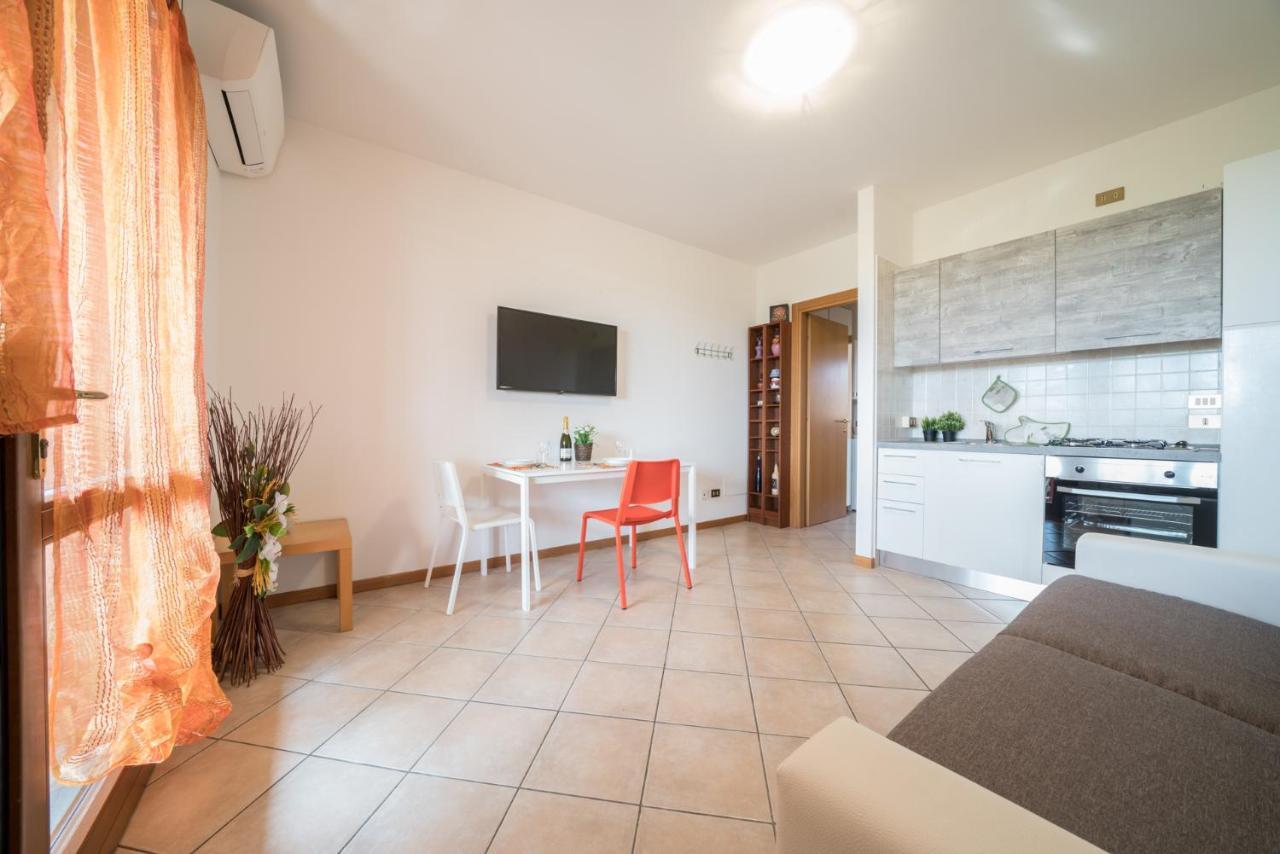 Gardappartamenti Cascinale Pool Desenzano del Garda Ngoại thất bức ảnh