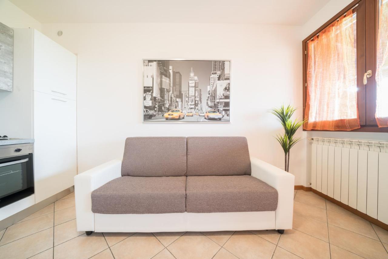 Gardappartamenti Cascinale Pool Desenzano del Garda Ngoại thất bức ảnh