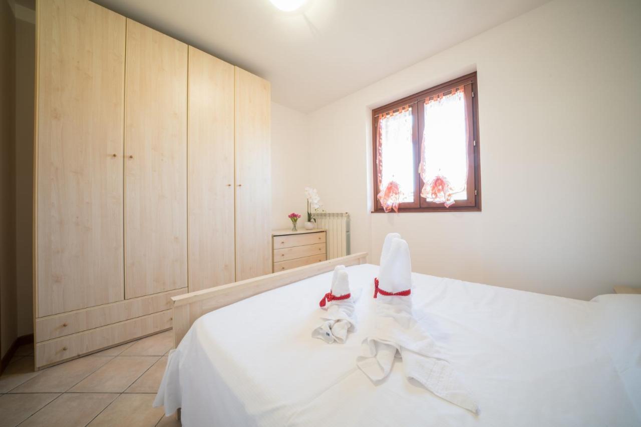 Gardappartamenti Cascinale Pool Desenzano del Garda Ngoại thất bức ảnh