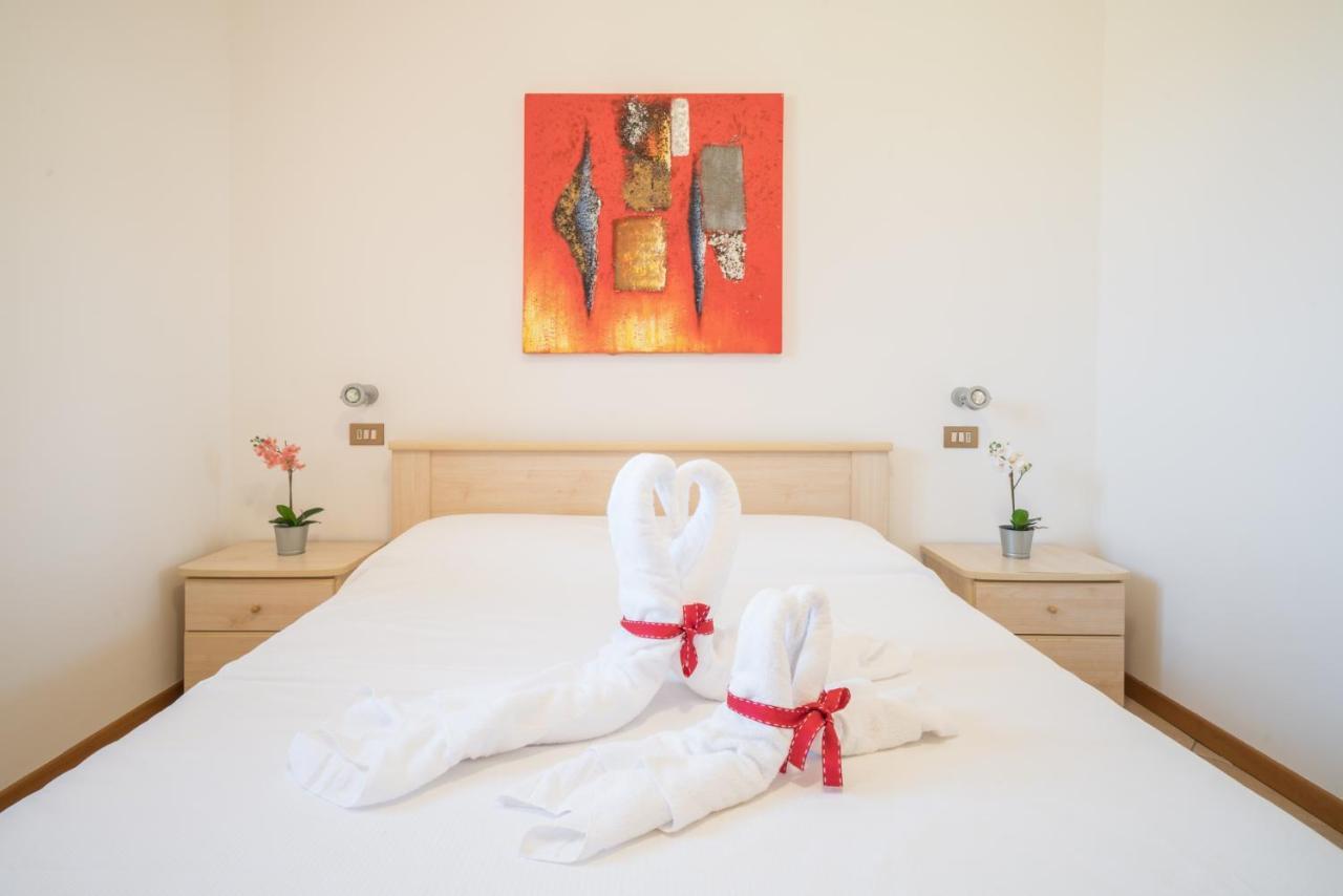 Gardappartamenti Cascinale Pool Desenzano del Garda Ngoại thất bức ảnh